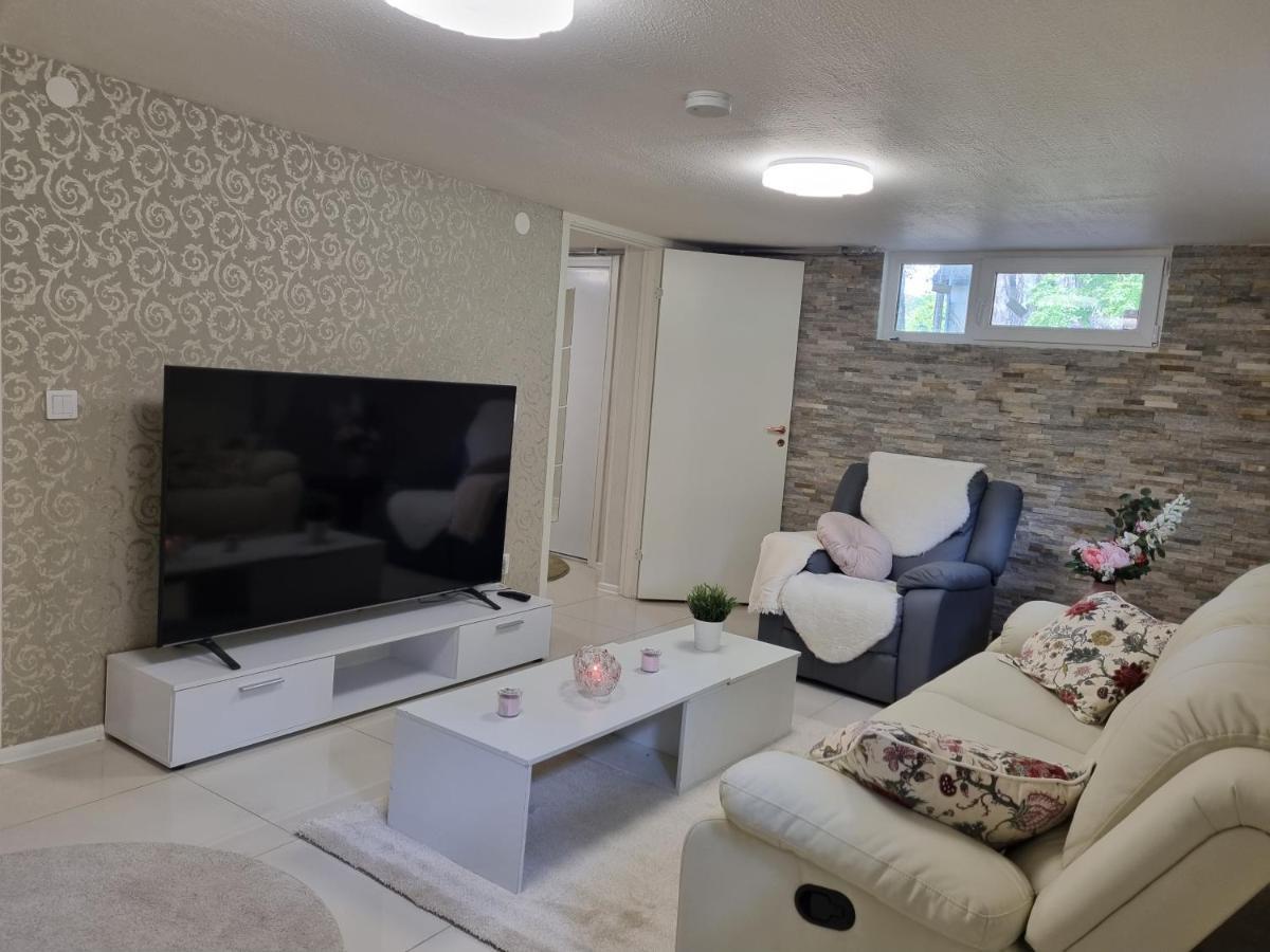 Ferienwohnung Moonlight - Trevlig Kallarlagenhet Broby Exterior foto