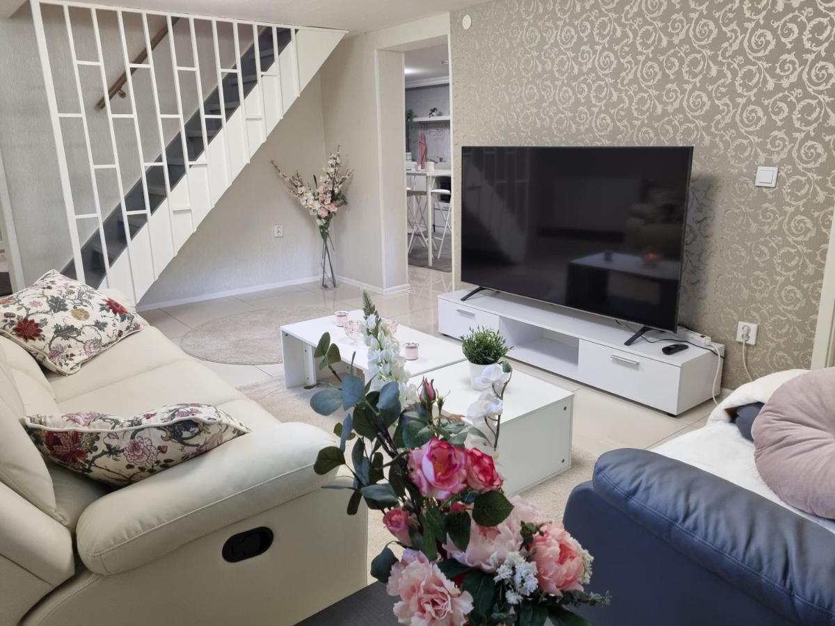 Ferienwohnung Moonlight - Trevlig Kallarlagenhet Broby Exterior foto