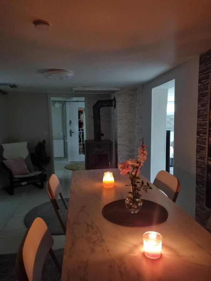 Ferienwohnung Moonlight - Trevlig Kallarlagenhet Broby Exterior foto