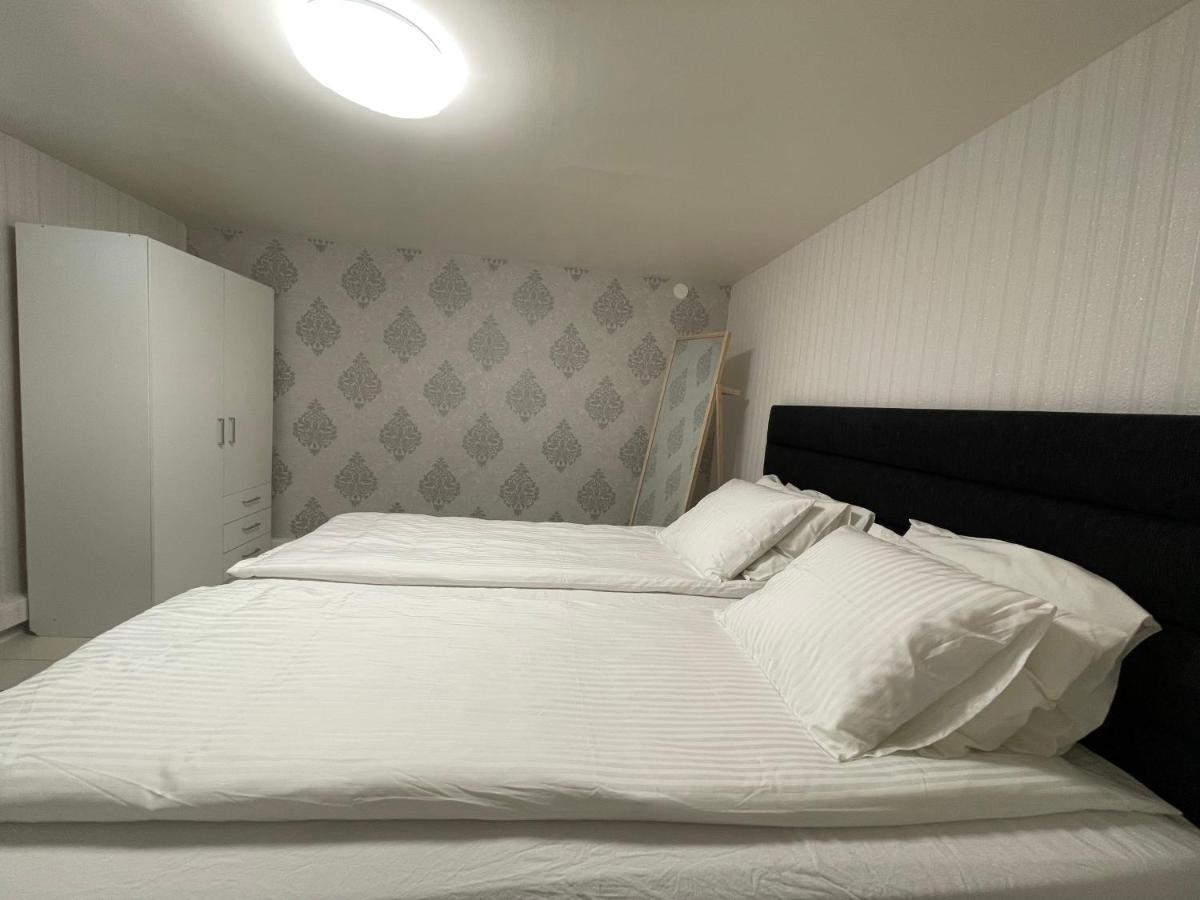 Ferienwohnung Moonlight - Trevlig Kallarlagenhet Broby Exterior foto